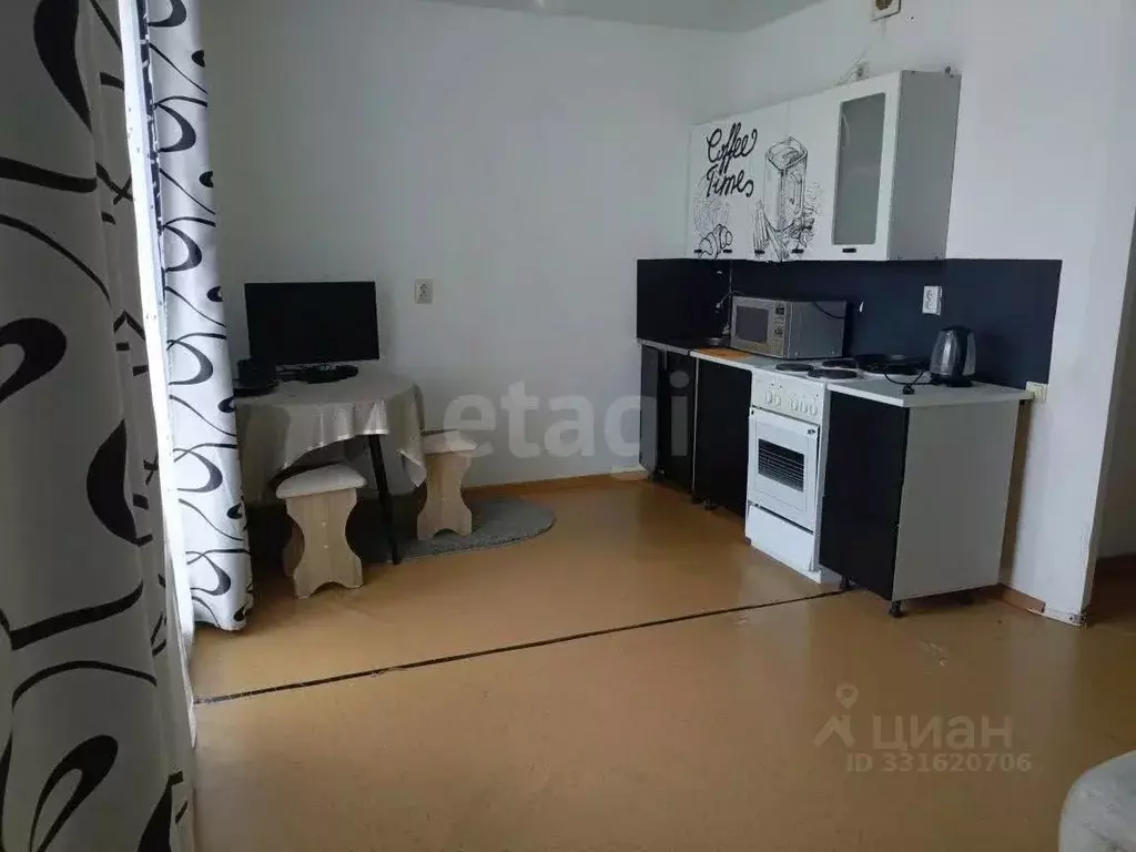 Студия Тюменская область, Тобольск 15-й мкр, 36 (23.0 м) - Фото 1