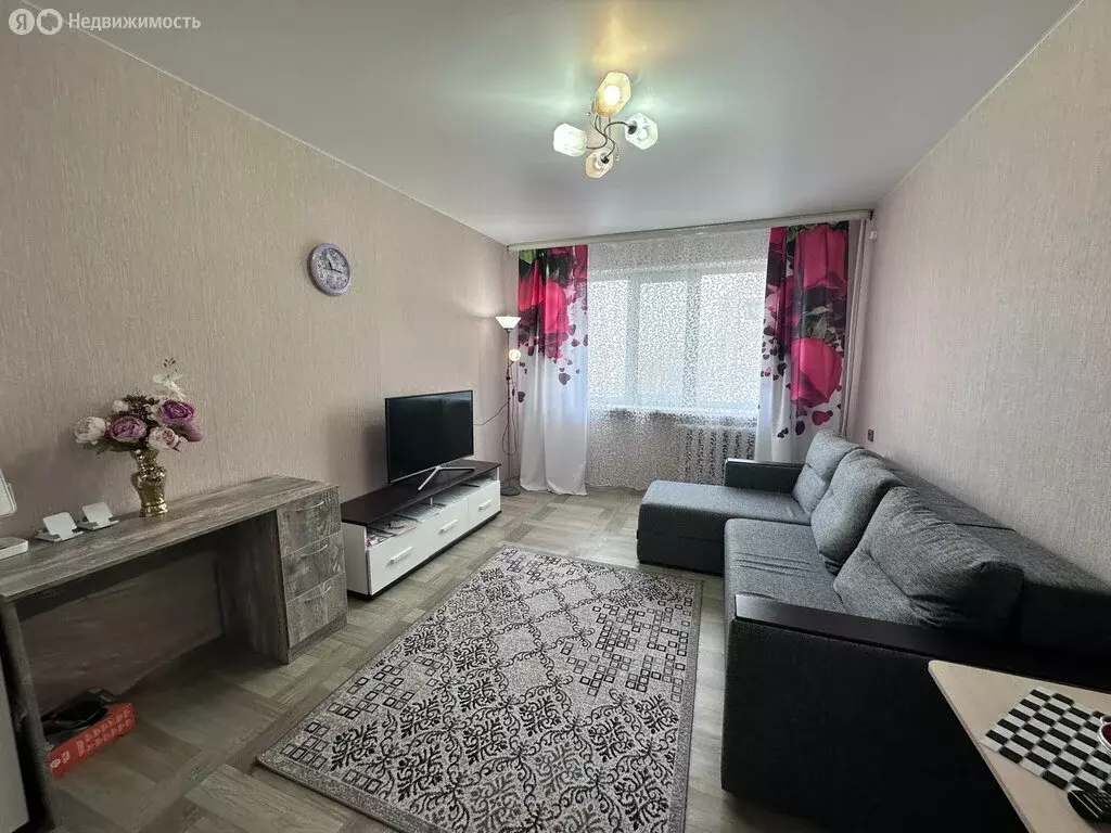 4-комнатная квартира: Арсеньев, проспект Горького, 4 (81.6 м) - Фото 1