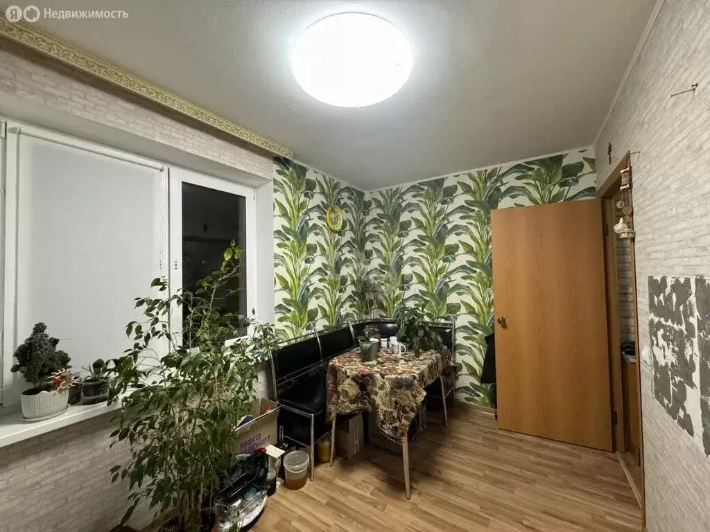 2-комнатная квартира: Верхняя Пышма, улица Орджоникидзе, 11 (53.7 м) - Фото 1