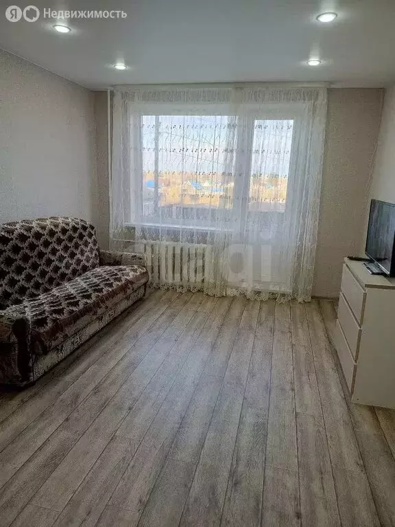1-комнатная квартира: Ялуторовск, улица Лизы Чайкиной, 24 (28 м) - Фото 0
