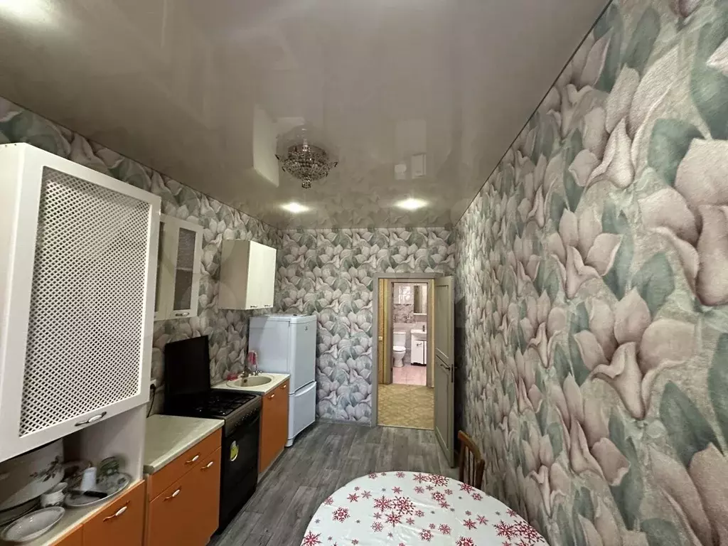 1-к. квартира, 50 м, 1/3 эт. - Фото 0