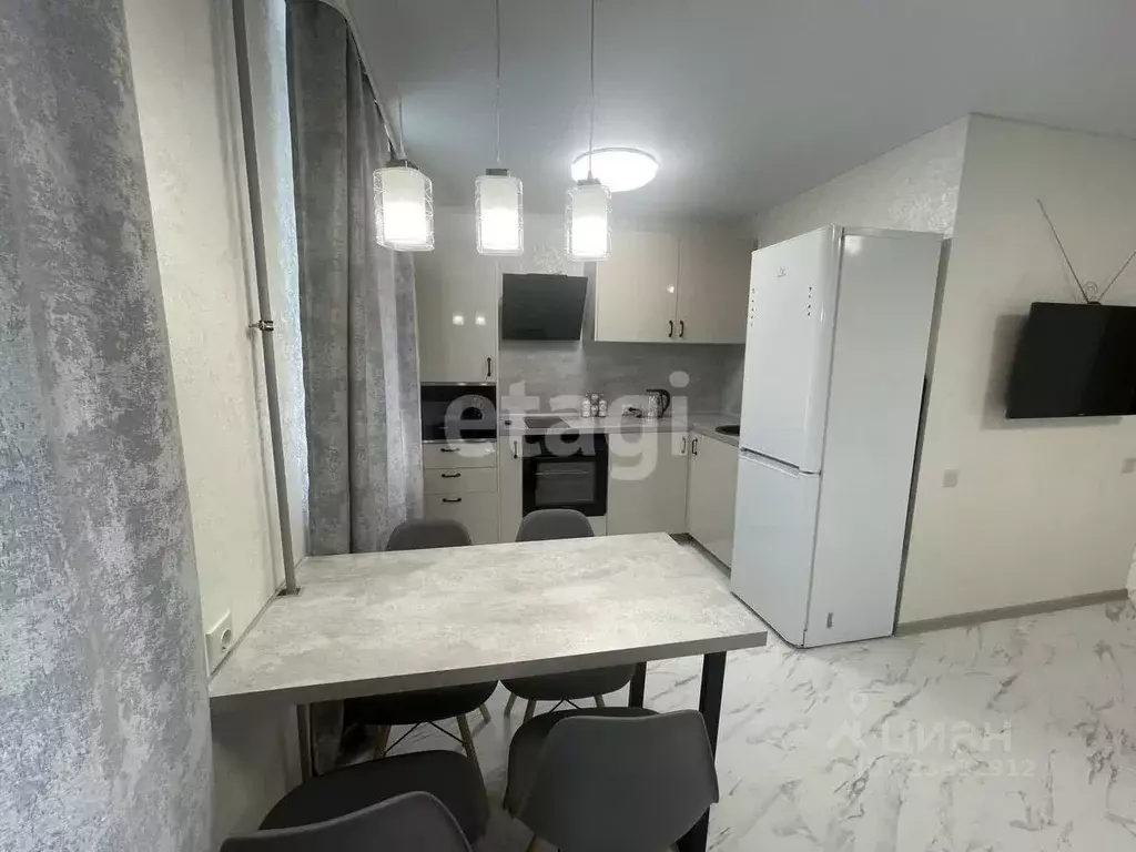 1-к кв. Тюменская область, Тюмень ул. Республики, 171 (30.1 м) - Фото 2