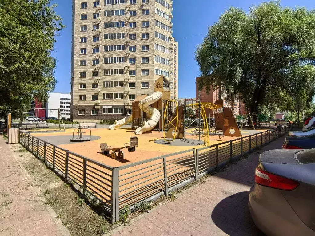 Продается 3-комнатная квартира - Фото 1