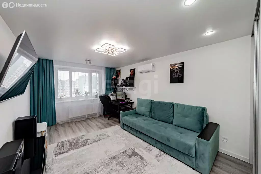 2-комнатная квартира: Тюмень, улица Валентины Трофимовой, 4 (67.7 м) - Фото 2