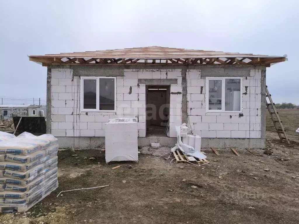 Дом в Крым, Симферопольский район, 3-й массив садовые участки  (80 м) - Фото 2