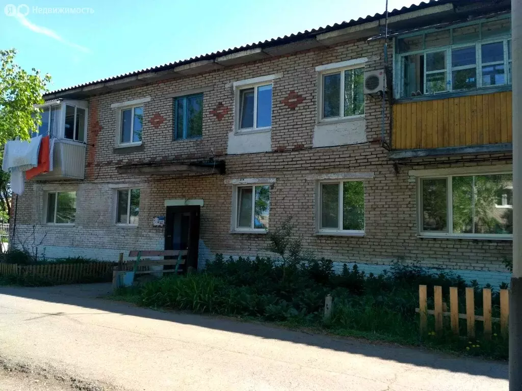 3-комнатная квартира: село Чугуевка, Комсомольская улица, 14Б (50.5 м) - Фото 1