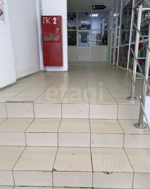 Торговая площадь в Саха (Якутия), Якутск ул. Федора Попова, 23 (34 м) - Фото 1