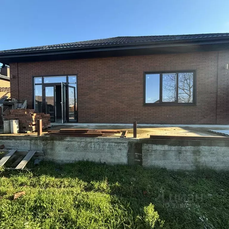 Дом в Адыгея, Майкопский район, Краснооктябрьское с/пос, пос. ... - Фото 2