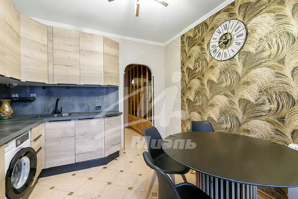 Продается 4-комнатная квартира - Фото 2