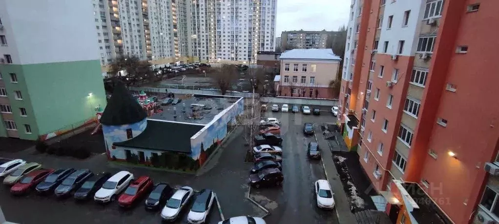 2-к кв. Саратовская область, Энгельс Харьковская ул., 2 (70.3 м) - Фото 0