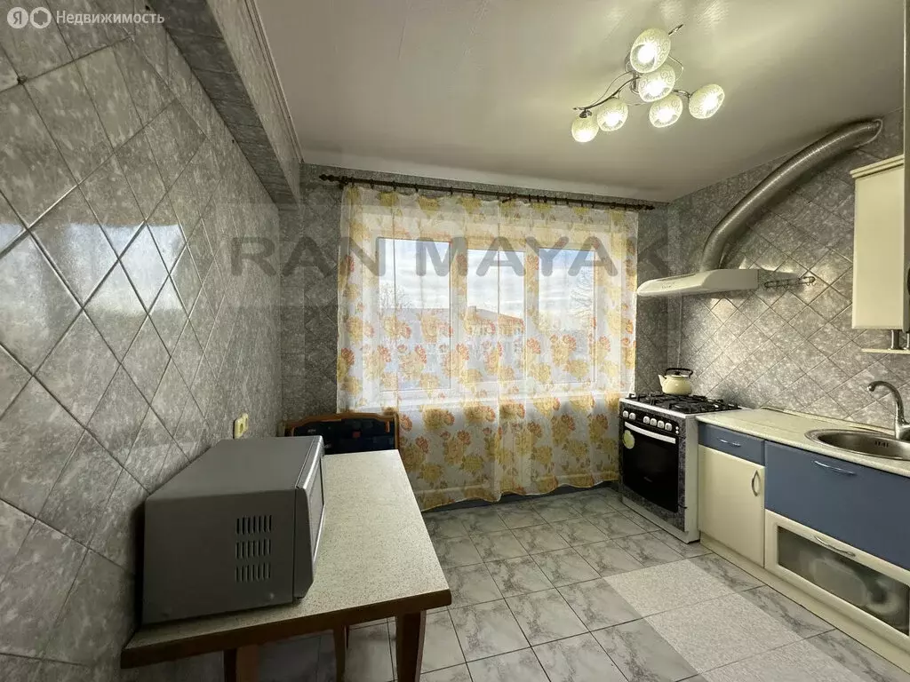 3-комнатная квартира: Майкоп, 2-я Кирпичная улица, 7 (66.7 м) - Фото 2