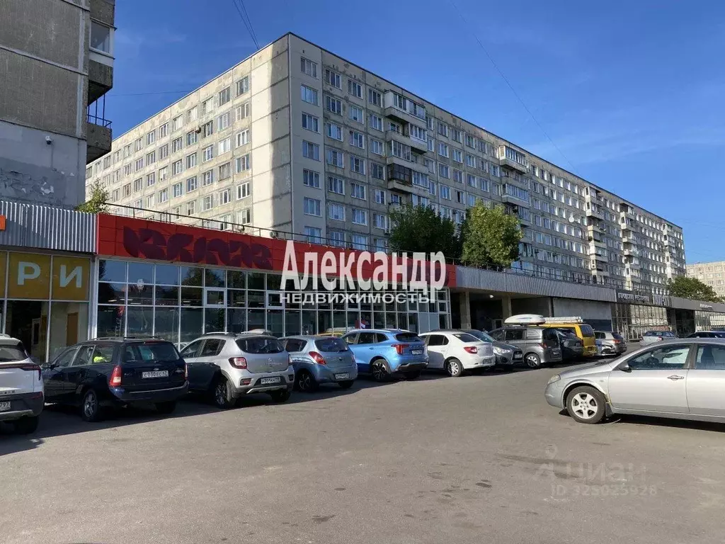 Торговая площадь в Санкт-Петербург Народная ул., 2 (766 м) - Фото 1