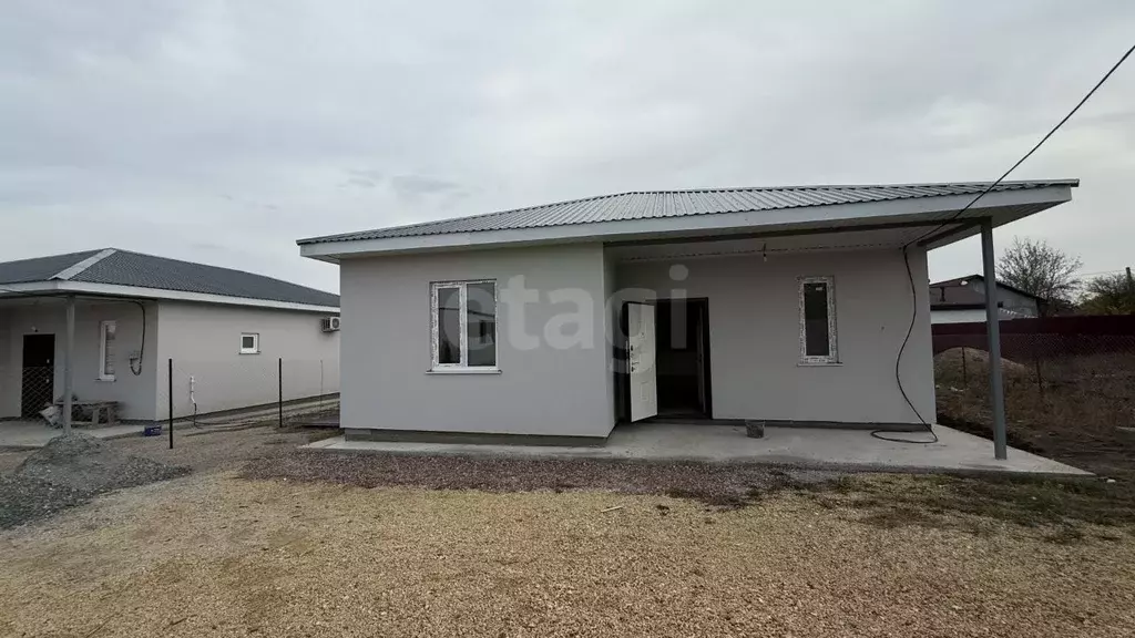 Дом в Крым, Симферопольский район, 3-й массив садовые участки  (100 м) - Фото 1