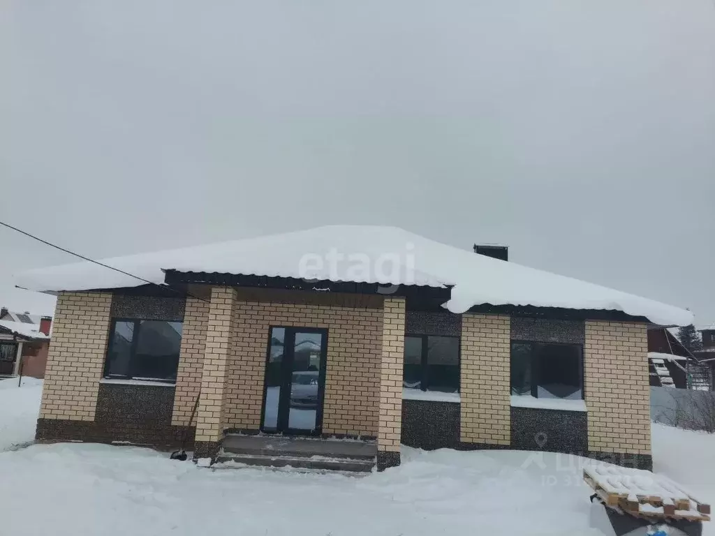 Дом в Башкортостан, с. Федоровка  (150 м) - Фото 0