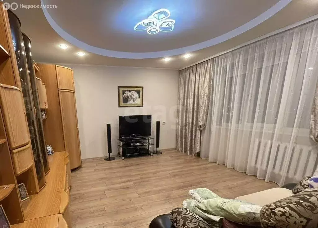 2-комнатная квартира: Пермь, улица Милиционера Власова, 15 (57 м) - Фото 1