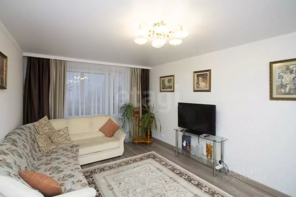 3-к кв. Тюменская область, Тюмень Одесская ул., 36 (91.4 м) - Фото 1