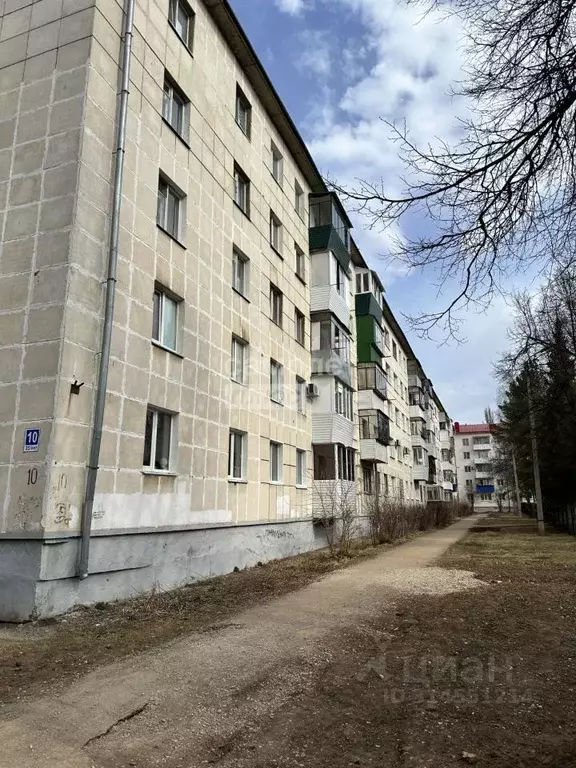 2-к кв. Башкортостан, Октябрьский 35-й мкр, 10 (42.0 м) - Фото 0