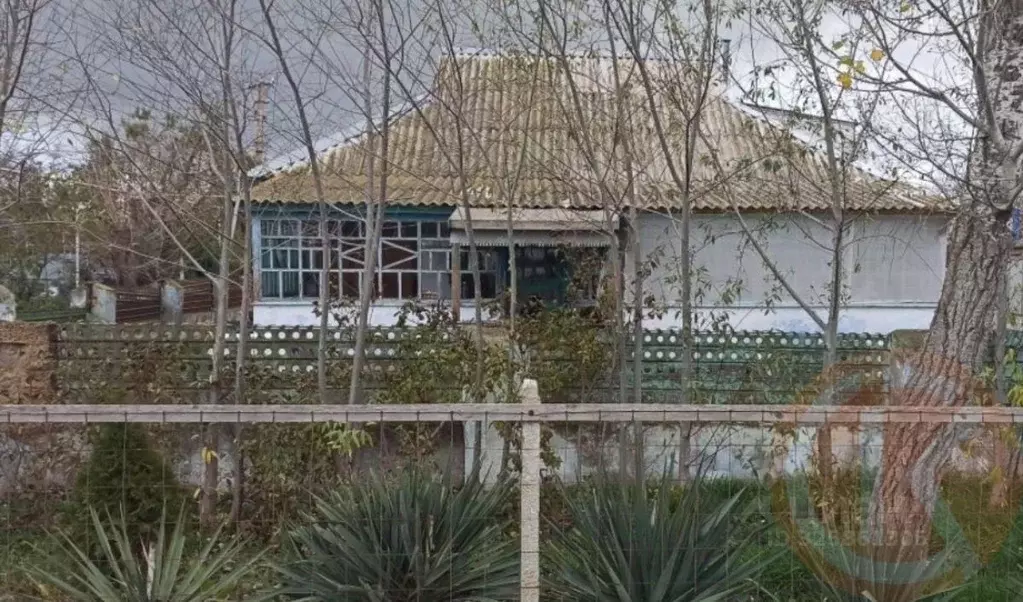 Дом в Крым, Черноморский район, Медведевское с/пос, с. Медведево ул. ... - Фото 2