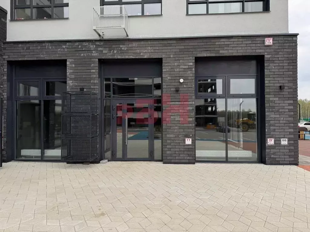 Помещение свободного назначения в Тюменская область, Тюмень ул. Андрея ... - Фото 1