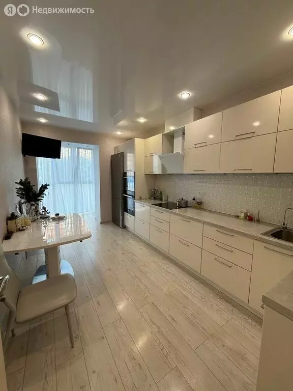 3-комнатная квартира: Уссурийск, улица Сергея Ушакова, 6Б (95.6 м) - Фото 0