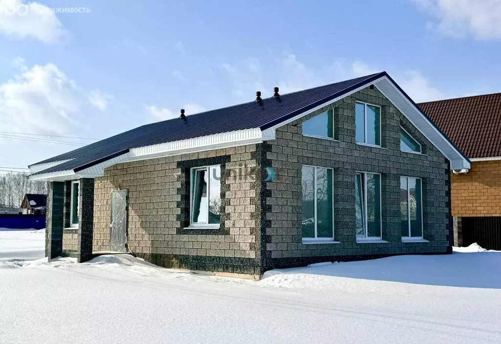 Дом в село Иглино, улица Победы, 1 (130 м) - Фото 1