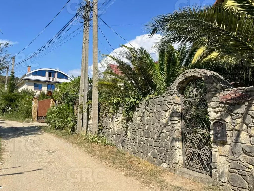 Дом в Краснодарский край, Сочи городской округ, с. Орел-Изумруд ул. ... - Фото 1