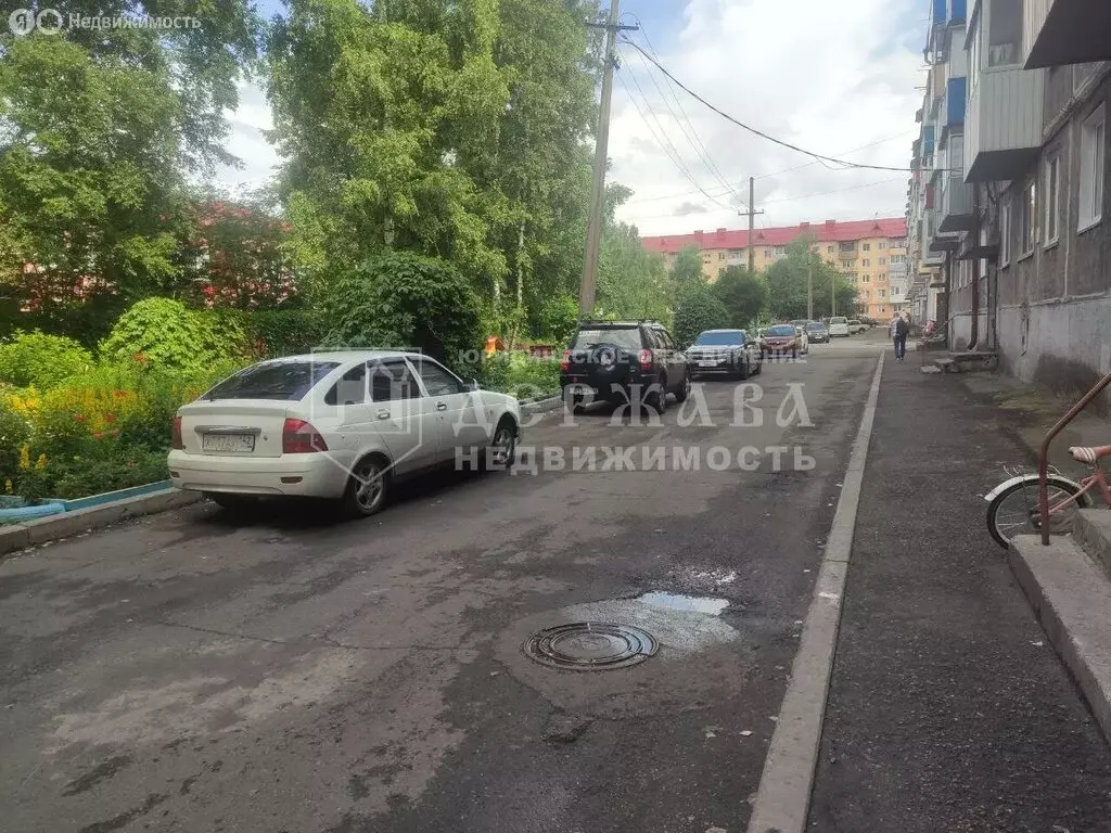 3-комнатная квартира: Междуреченск, Кузнецкая улица, 34 (56.1 м) - Фото 1