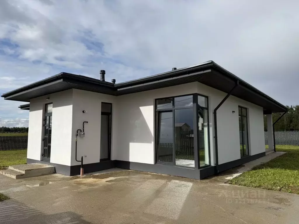 Дом в Калужская область, Жуковский район, с. Совхоз Победа ул. Светлая ... - Фото 2