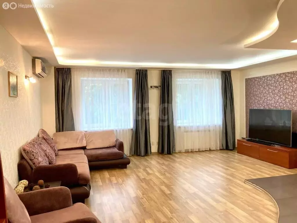 2-комнатная квартира: Челябинск, улица Воровского, 17Г (102.5 м) - Фото 0
