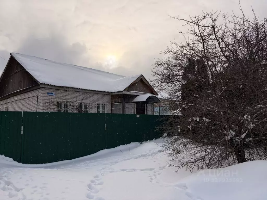 Дом в Брянская область, Жуковка Октябрьская ул., 12 (109 м) - Фото 2