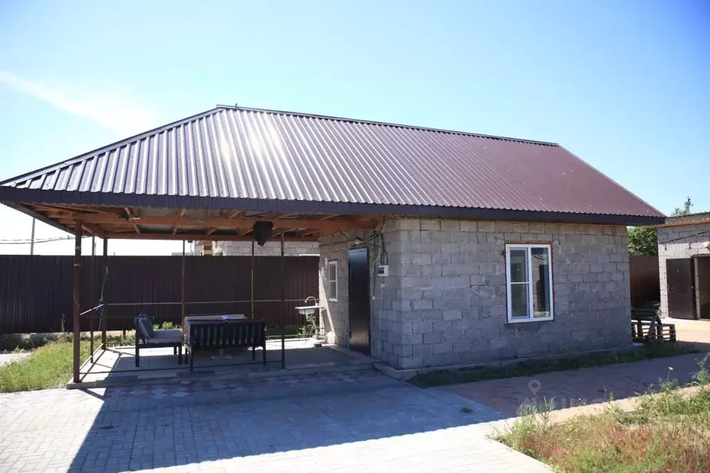 Дом в Астраханская область, Астрахань Луч-2 СНТ, проезд 3-й Перекатный ... - Фото 1