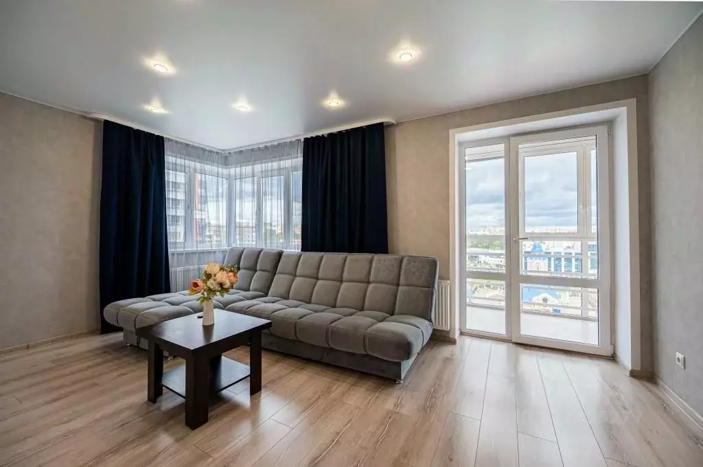 2-к кв. Удмуртия, Ижевск Молодежная ул., 107Г (56.0 м) - Фото 1