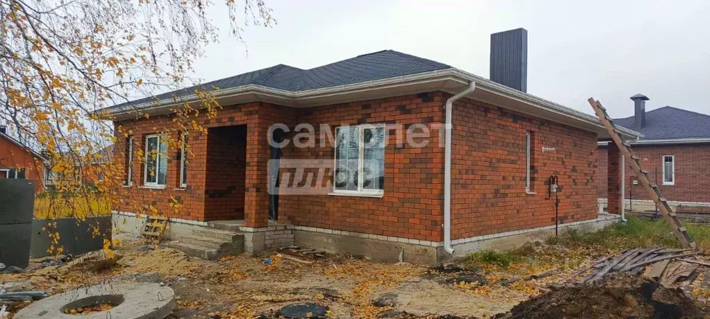 Дом в Воронежская область, с. Новая Усмань ул. Воскресенская, 5А (127 ... - Фото 1