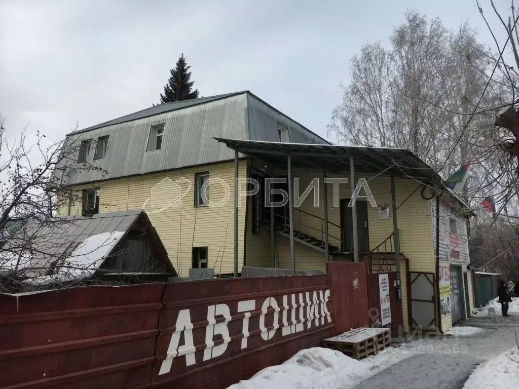 Дом в Тюменская область, Тюмень ул. Карла Маркса (390 м) - Фото 1