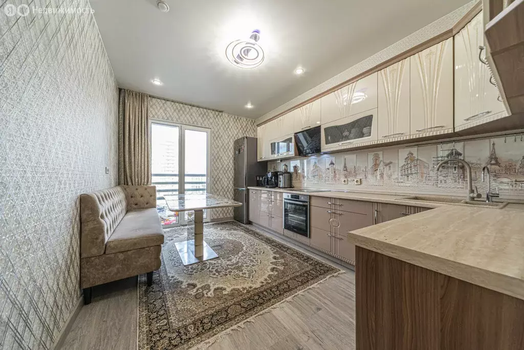 3-комнатная квартира: Санкт-Петербург, улица Еремеева, 1 (87 м) - Фото 0