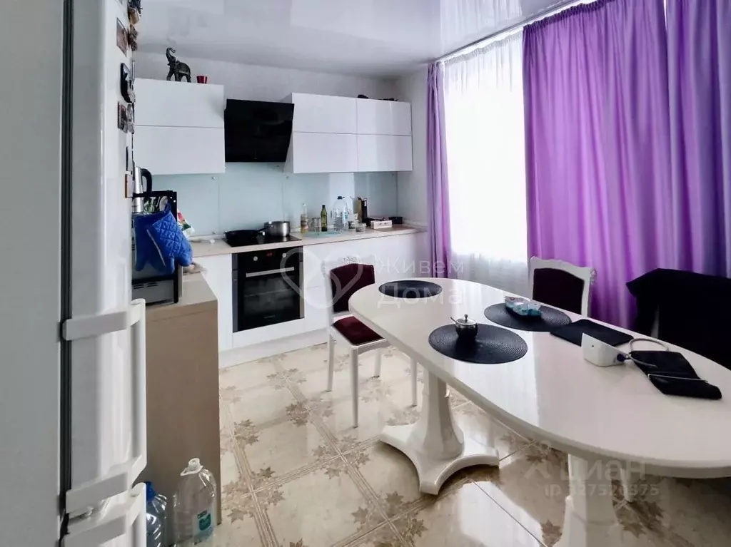 2-к кв. Волгоградская область, Волгоград ул. Землячки, 27Д (75.6 м) - Фото 1