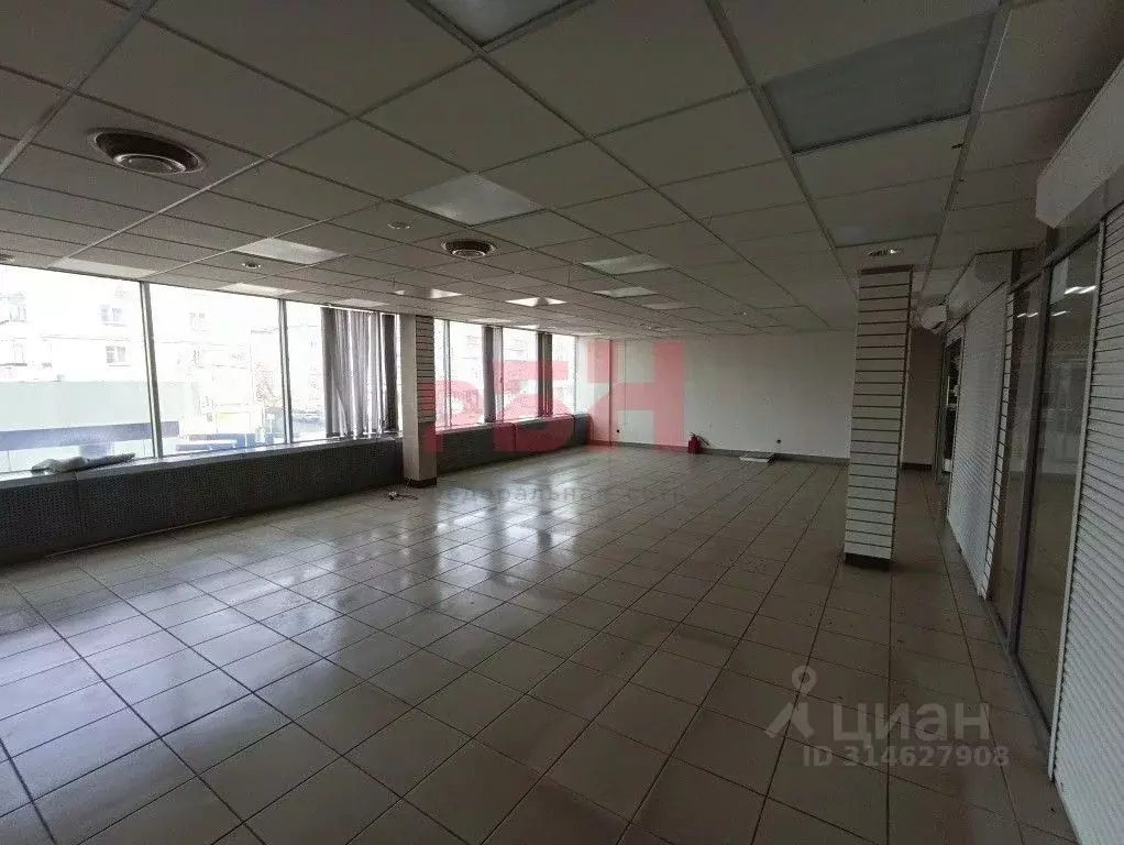 Торговая площадь в Курганская область, Курган ул. Карла Маркса, 76 (92 ... - Фото 1