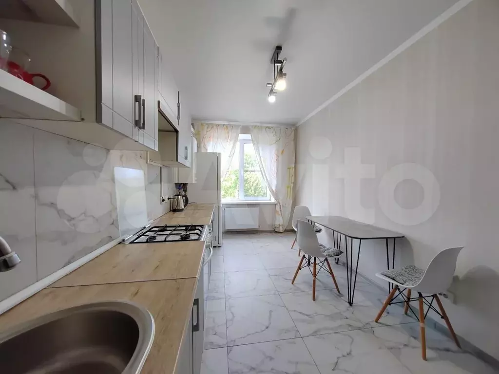 1-к. квартира, 52 м, 3/3 эт. - Фото 1