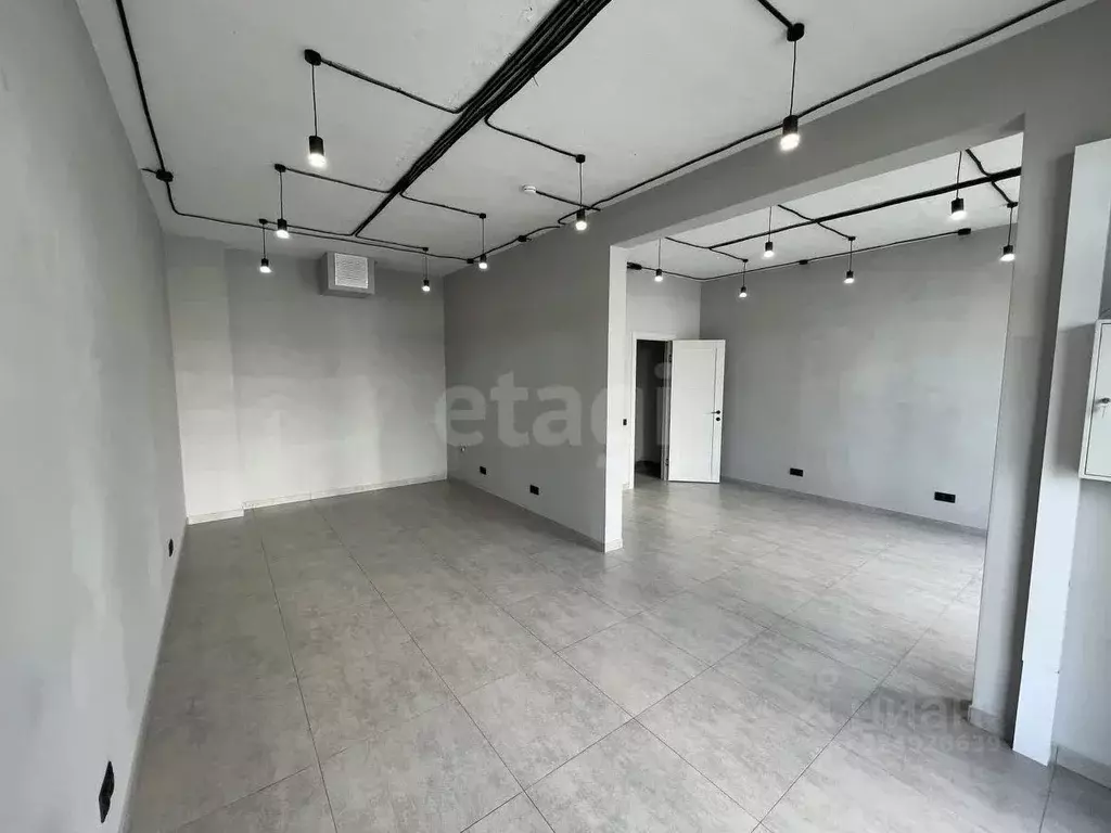 Помещение свободного назначения в Тюменская область, Тюмень ул. ... - Фото 1