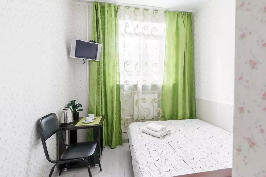 Комната Омская область, Омск Малая Ивановская ул., 60 (12.0 м) - Фото 1