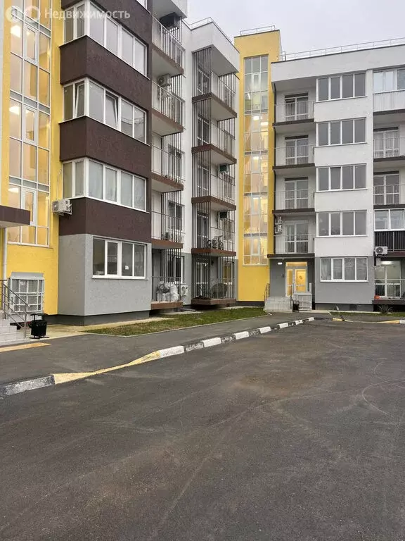 2-комнатная квартира: село Фрунзе, улица Мира, 27А (64 м) - Фото 1