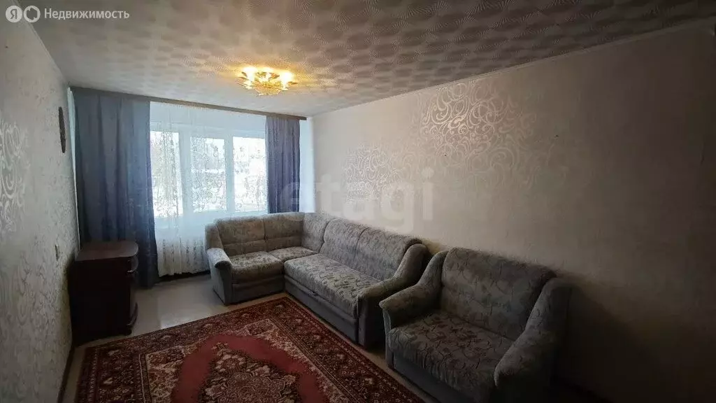 3-комнатная квартира: Кириши, проспект Героев, 10 (66.4 м) - Фото 2