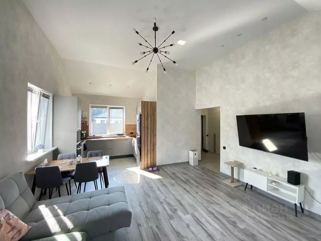 Дом в Свердловская область, Белоярский муниципальный округ, пос. ... - Фото 1