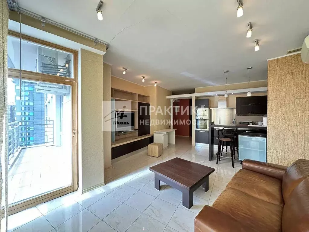 Продается 3-комнатная квартира - Фото 1