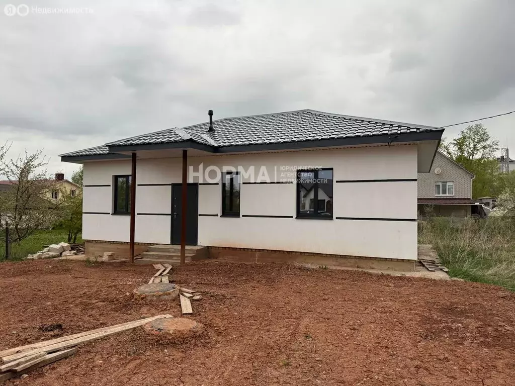 Дом в Октябрьский, проезд Салават-Батыра (80 м) - Фото 1