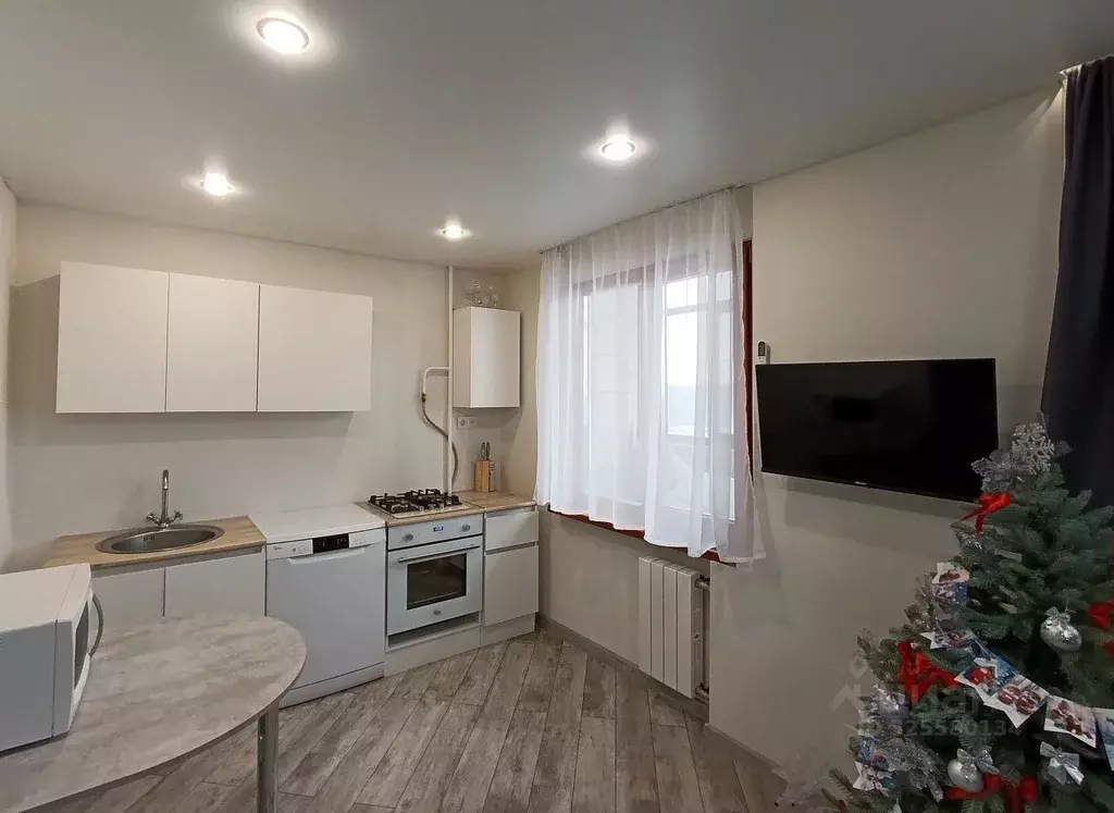 2-к кв. Свердловская область, Екатеринбург ул. Шишимская, 19 (68.6 м) - Фото 1