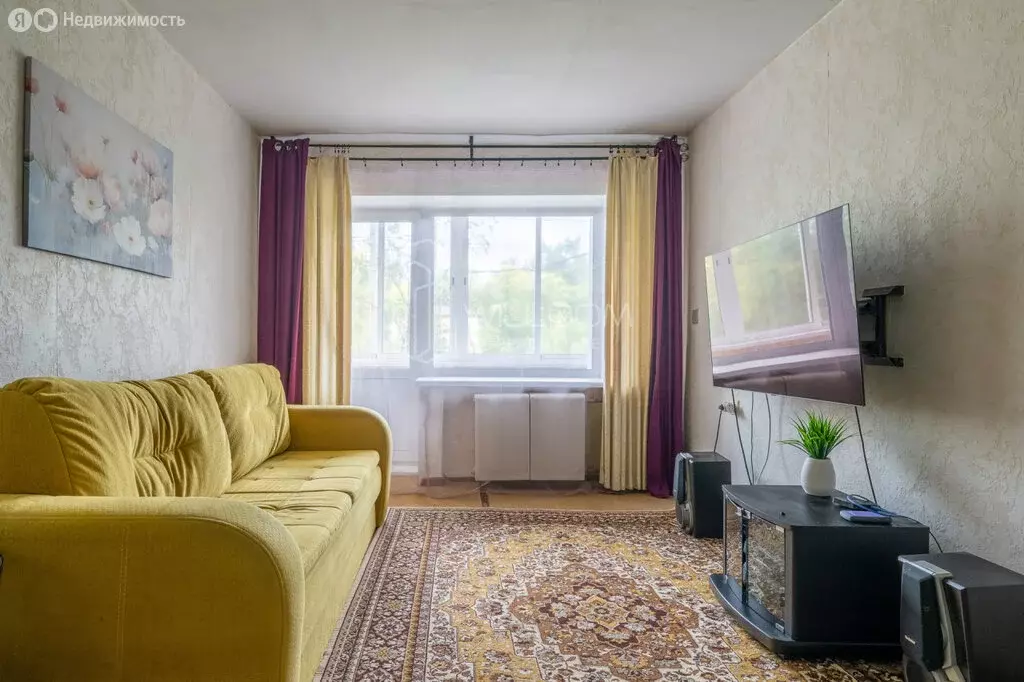 3-комнатная квартира: Екатеринбург, улица Избирателей, 22 (55.8 м) - Фото 0