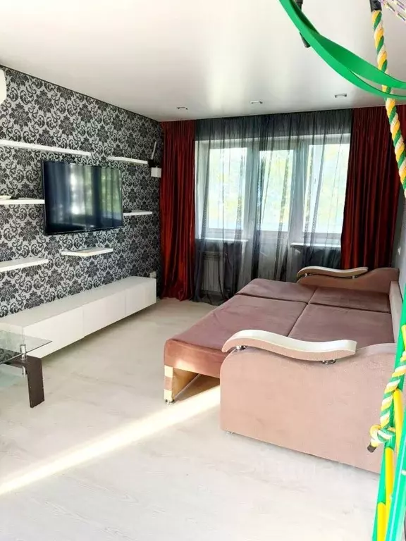 2-к кв. Красноярский край, Красноярск просп. Металлургов, 27 (45.0 м) - Фото 2