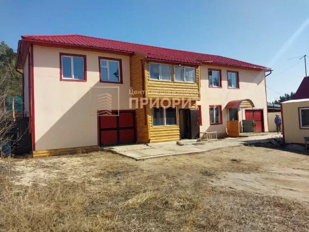 Дом в Саха (Якутия), Якутск Хатын-Юряхское ш., Л-2 (250 м) - Фото 1