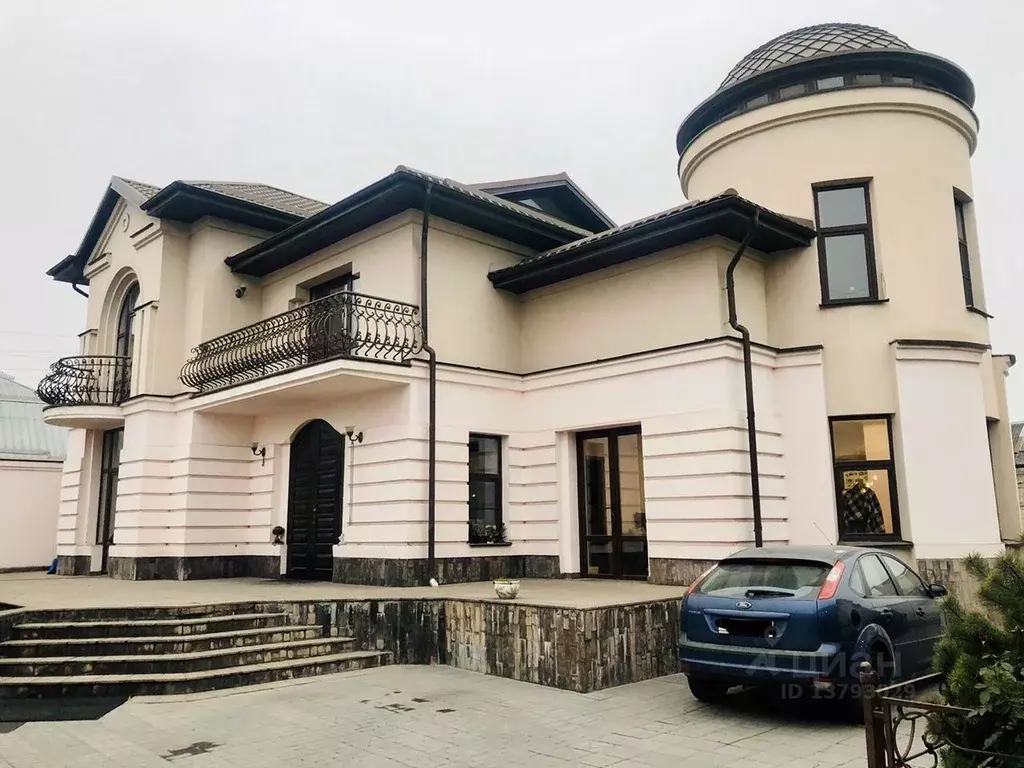 Дом в Кабардино-Балкария, Нальчик ул. Идарова, 109 (326 м) - Фото 0